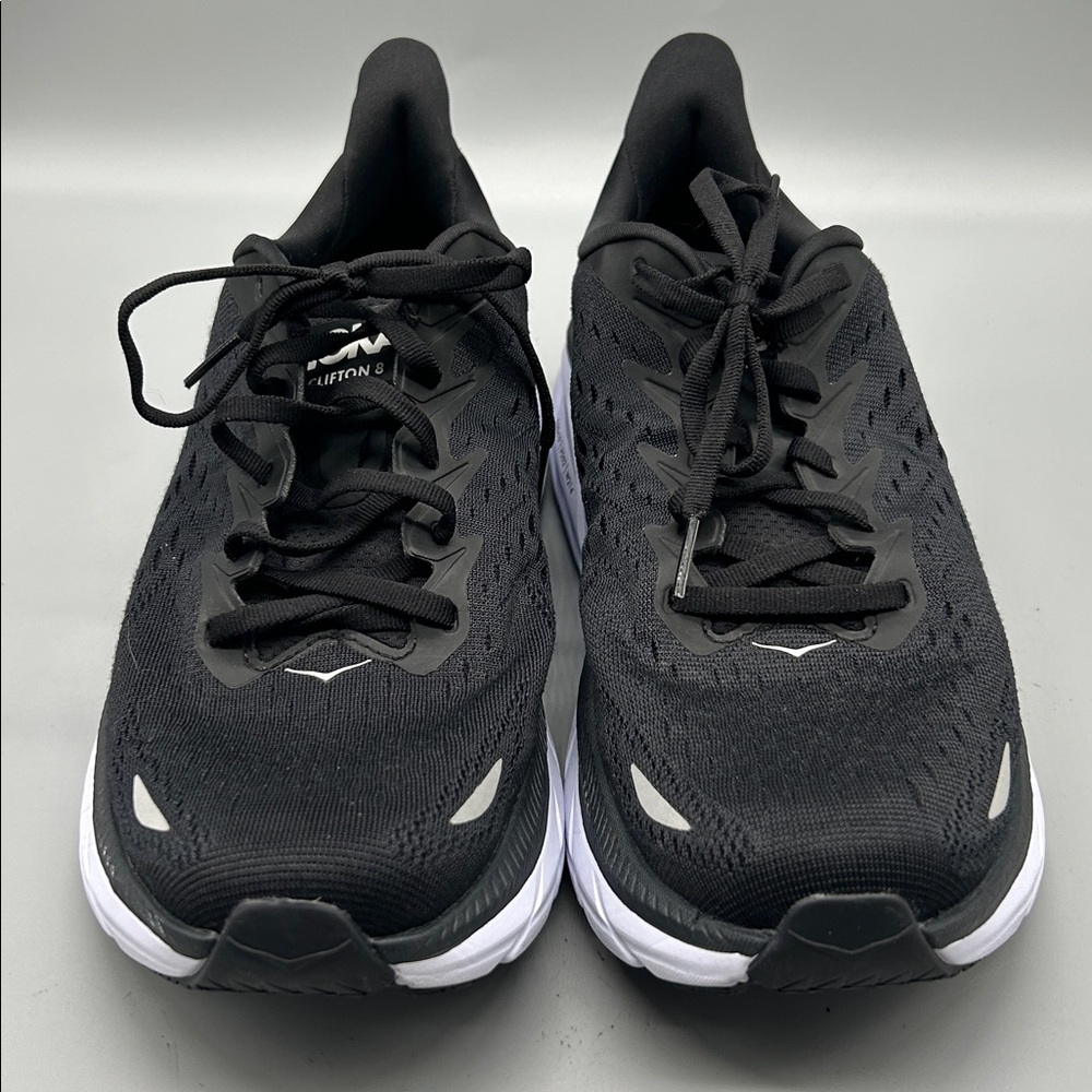⭐️ Like New Hoka Women's Clifton 8 Running Shoe Size 10 in Black ⭐️ - Picture 3 of 8